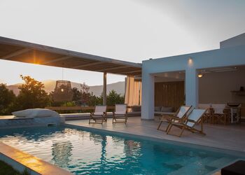 Aristotelia Gi Private Villas