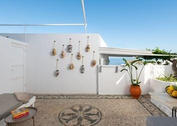 Arte Lindos Suites