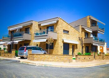 Artline Suites