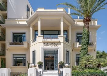 Avra City Hotel