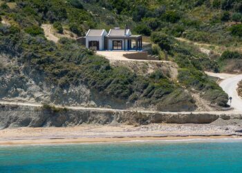Beachfront Villa Fteri