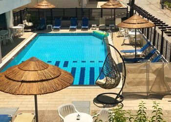 Caravel Apartment Hotel