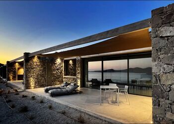 Echoes Suites Milos