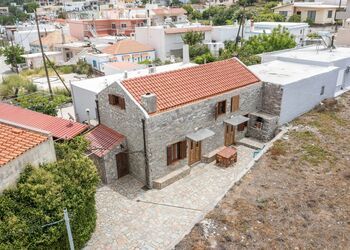Echo Traditional House