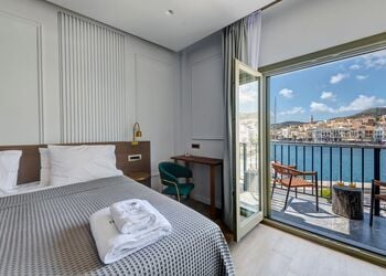 Eclectic Syros