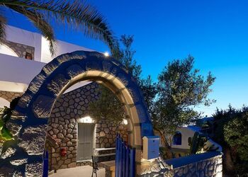 Efi's Studios Milos