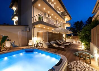 ELLE Rooms & Suites