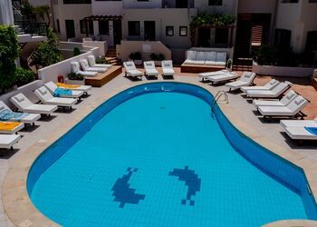 Elmi Suites