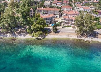 Meliti Waterfront Suites