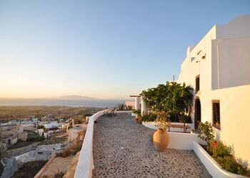 Fava Eco Suites Santorini