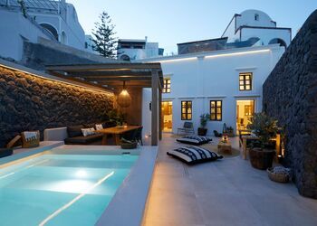 Floria Suites Santorini