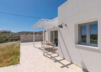 Harites Home Apartments Adamas