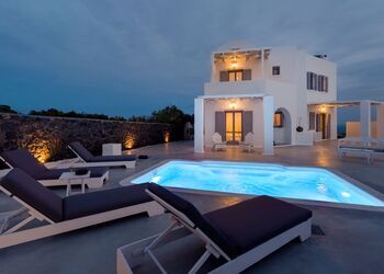 Hemera Holiday Home Villa in Santorini