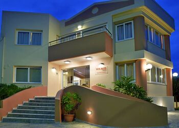 Iolkos Hotel Apartments Chania