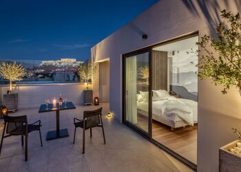 Ivis 4 Hotel