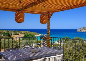 Kalos Luxury Homes The Beachside Experience