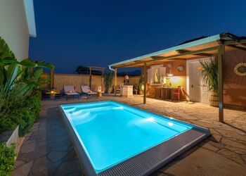 Kanela Cottages