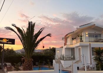 Kapahi Suites Apartments