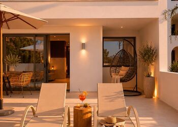 Kastri Beach Suites