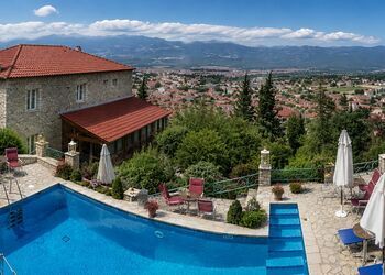Kiriaki Traditional Hotel & Junior Suites
