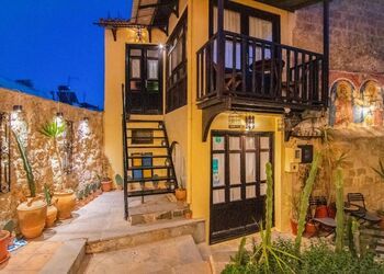 La Chapelle Suites