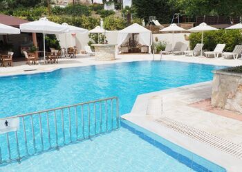 Leonidas Apartments & Suites