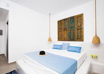 Lindos Portes Blue
