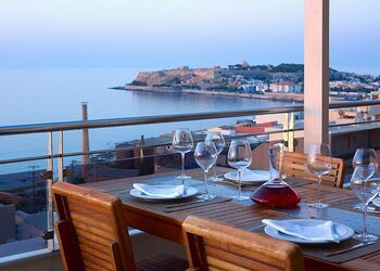 Macaris Suites & Spa