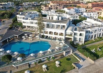 Maritimo Beach Hotel