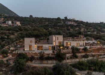 Monolithoi Villas