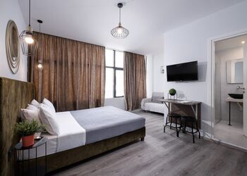 Enattica Monastiraki Living