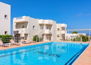 Mylos Apartments