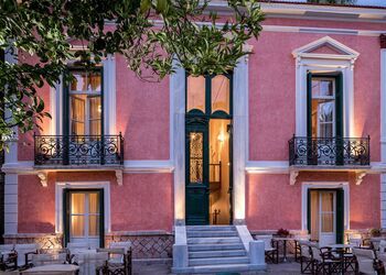 Nafsimedon Hotel