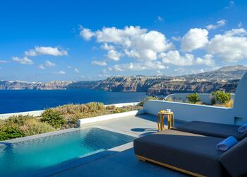 Neptune Luxury Spa Suites Santorini