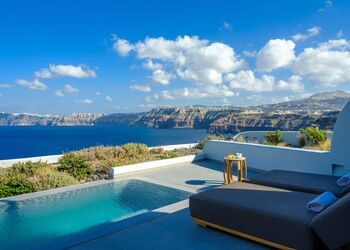 Neptune Luxury Spa Suites Santorini