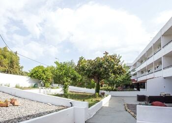 Nikos BnB
