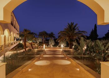Paradise Hotel