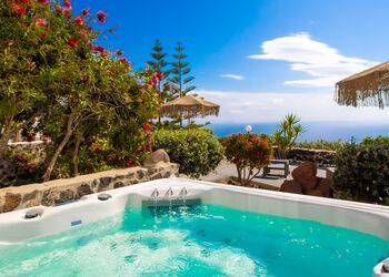 Phaos Santorini Suites