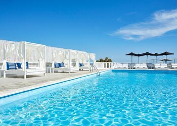 Mr & Mrs White Tinos