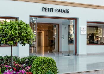 Mitsis Petit Palais Beach Hotel