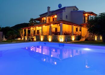 Grand Villa Roubana