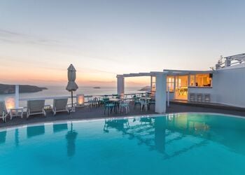 Artemis Suites Santorini