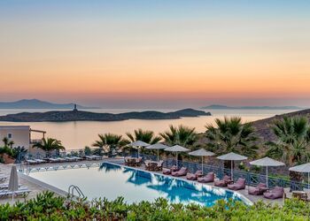 Sunrise Beach Suites Syros