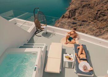 Symphony Suites Santorini