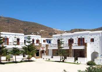 Tinos Suites & Apartments