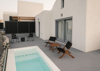 Uranides Villas Santorini