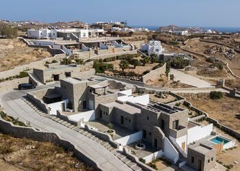 Evi Suites & Villas