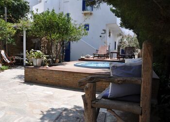 Vincenzo Family Rooms Tinos