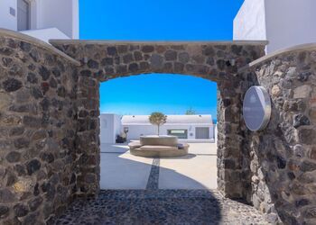 White Harmony Suites Santorini