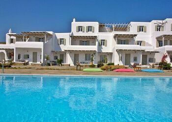Yakinthos Residence